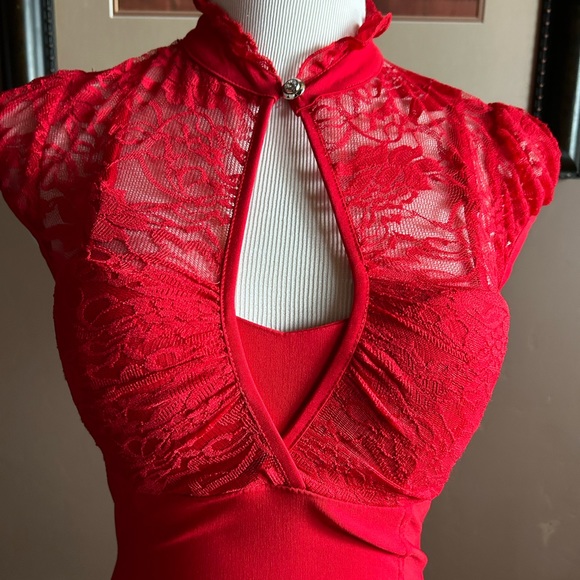 Red Lace Short Sleeve Top NWT - Picture 9 of 10